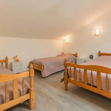 Holiday home Maison Mitoyenne Cosy A 200m De La Avec Terrasse, Wifi Et Equipements Bebe - Fr-1-306-1062