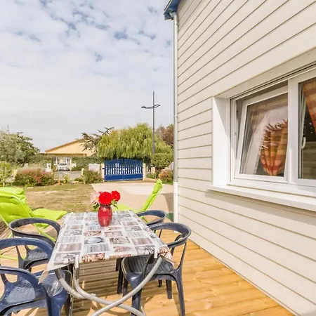 Hébergement de vacances Maison Mitoyenne Cosy à 200m De La Avec Terrasse, Wifi Et équipements Bébé - Fr-1-306-1062 *